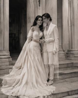 Minimal bianco e nero con oro: Anna & Giulia